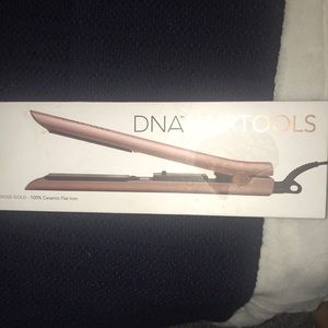 Straightener/flattening iron